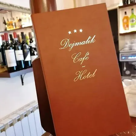 Dejmalik ホテル