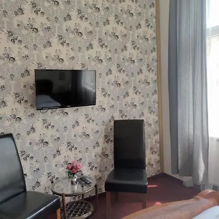 Dejmalik Hotel 3*