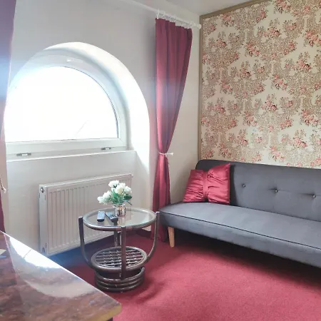 Dejmalik Hotel 3*