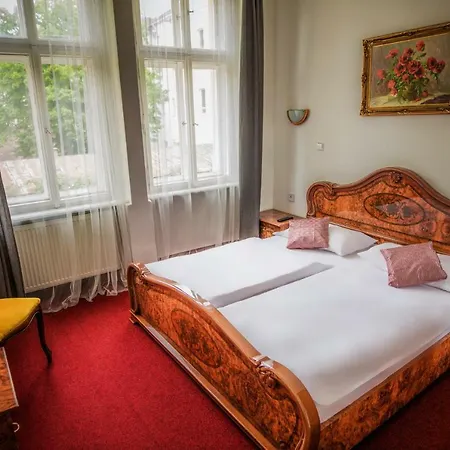 Dejmalik Hotel 3*