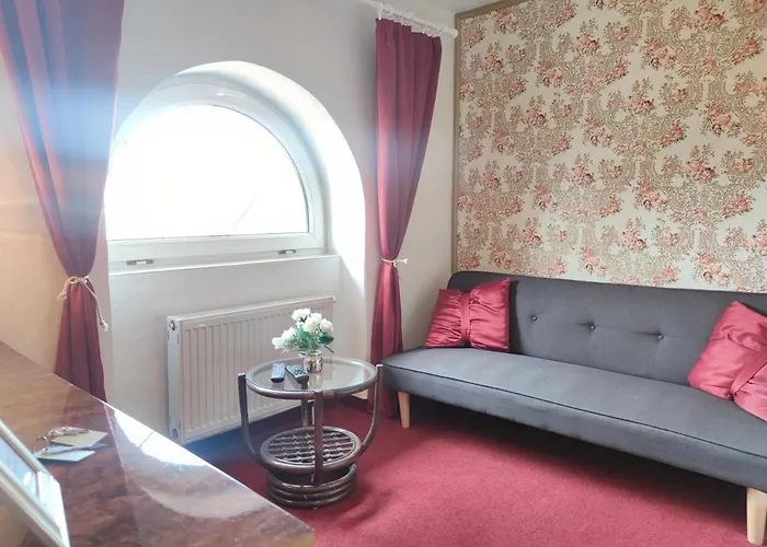 Dejmalik Hotel 3*